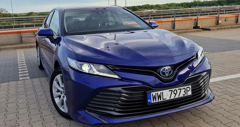 Toyota Camry cena 100400 przebieg: 106800, rok produkcji 2019 z Warszawa małe 352
